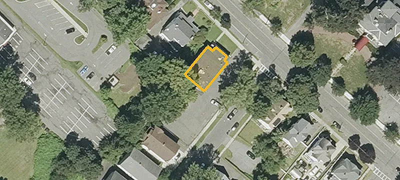 82 Main St