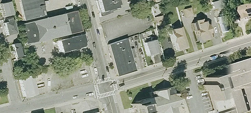 880 Main St