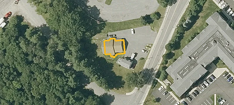 15 Burlington Ave