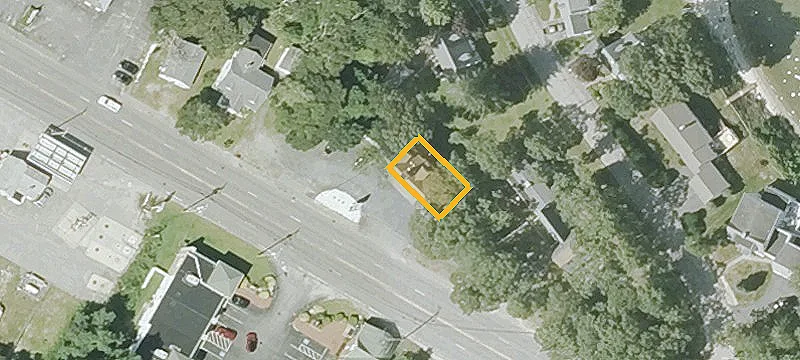 3208 Cranberry Hwy