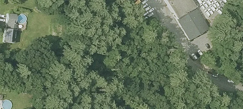 16 Commercial Dr