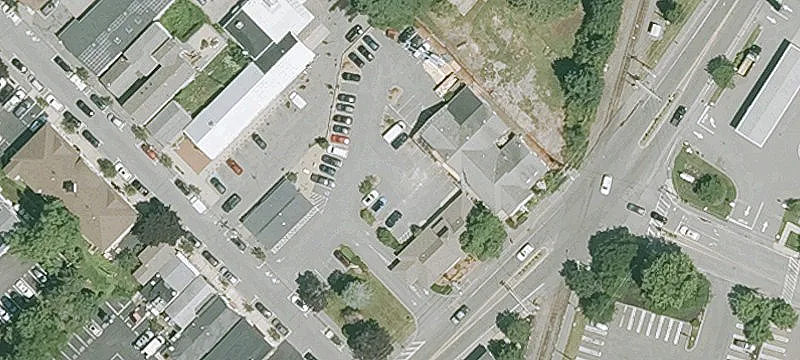 15 Railroad Ave
