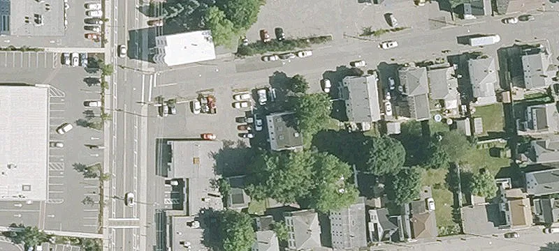 27 Laurel St