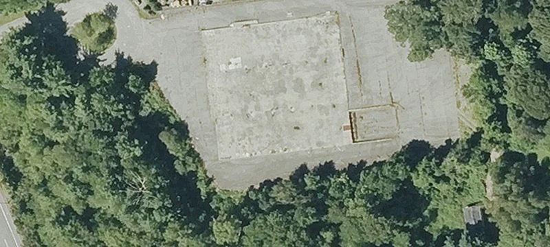 7 Lois Ln