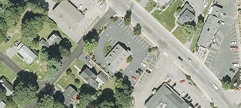 1073 Main St