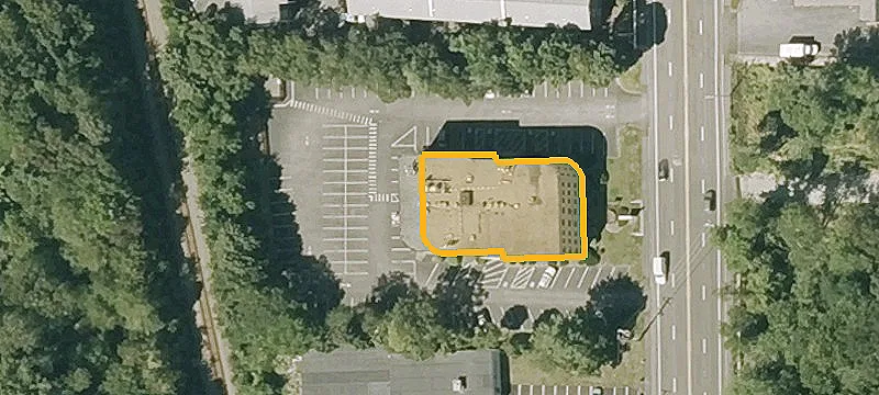 1221 Main St