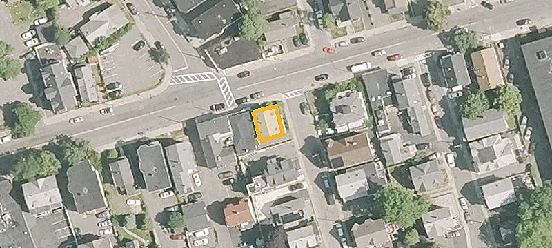 84 Lewis St