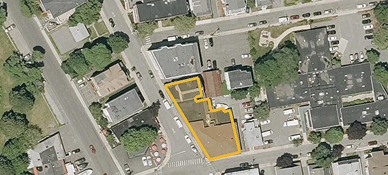 462 Shirley St
