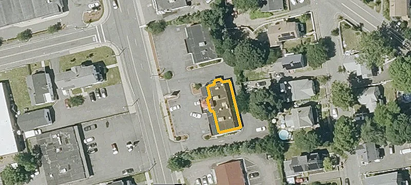 1284 Main St