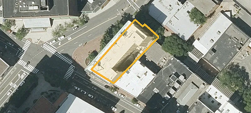 1387 Main St