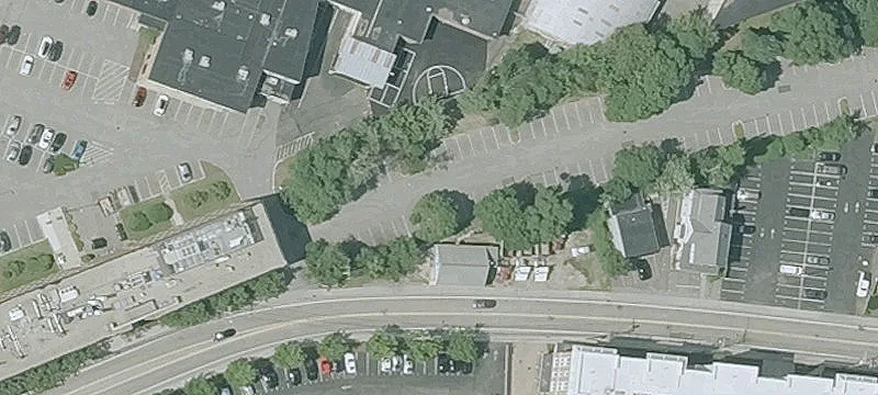 313 Pleasant St