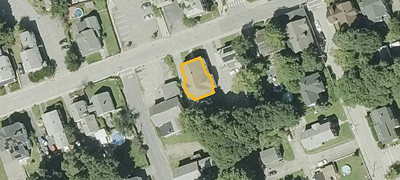 16 Negus St