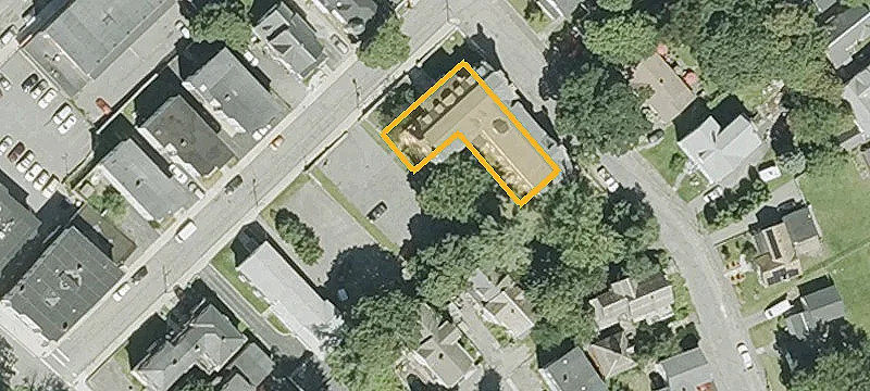 35 Holt St