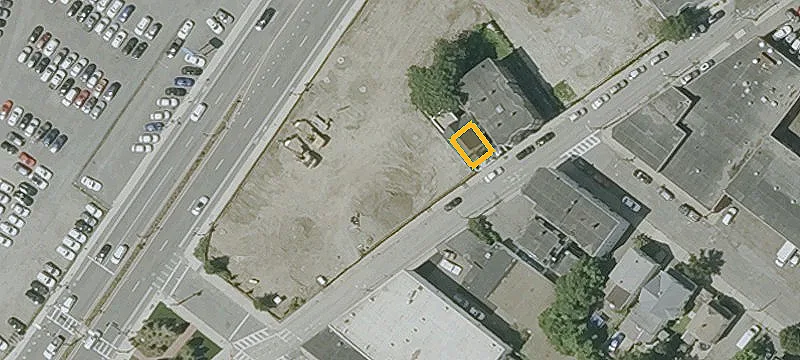 82 Bow St