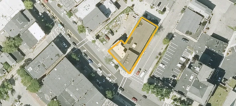 300 Main St