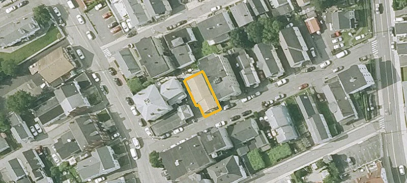 10 Ames St