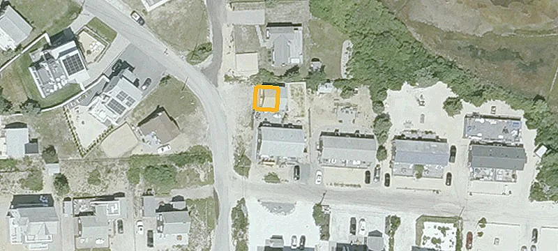 2 Leeward Ln