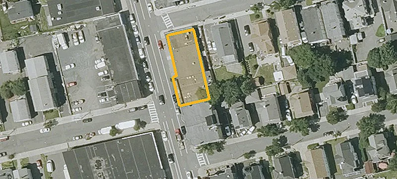 301 Main St