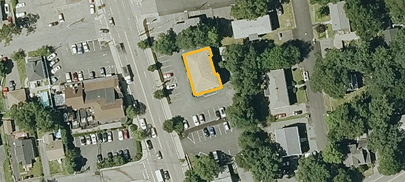 1093 Main St