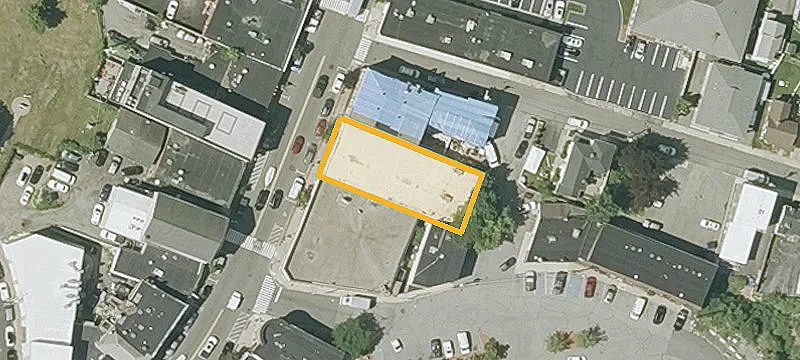425 Main St