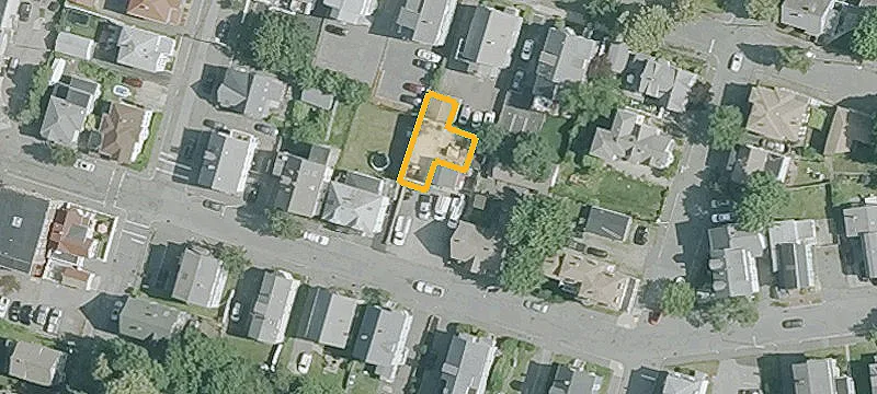 35 Pond St