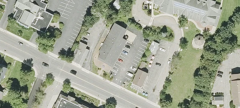 1142 Main St