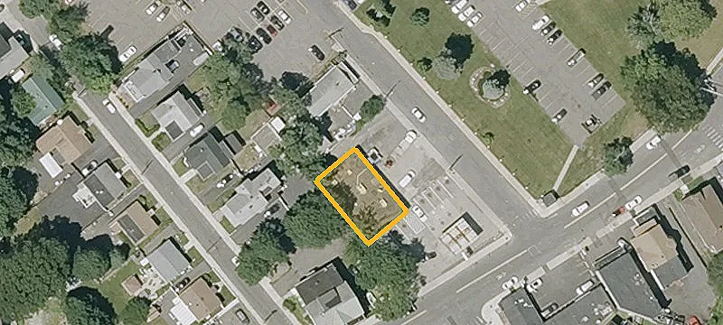 18 Governors Dr