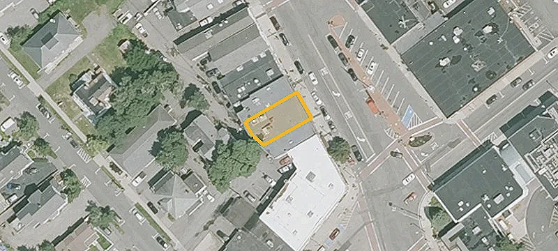 10 Maple St
