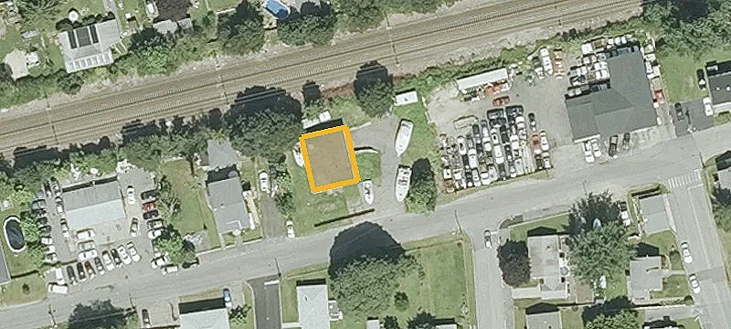 132 Dickens St
