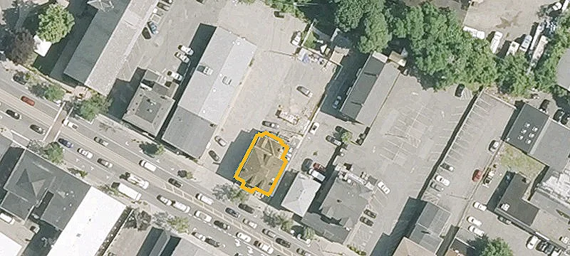 98 Main St