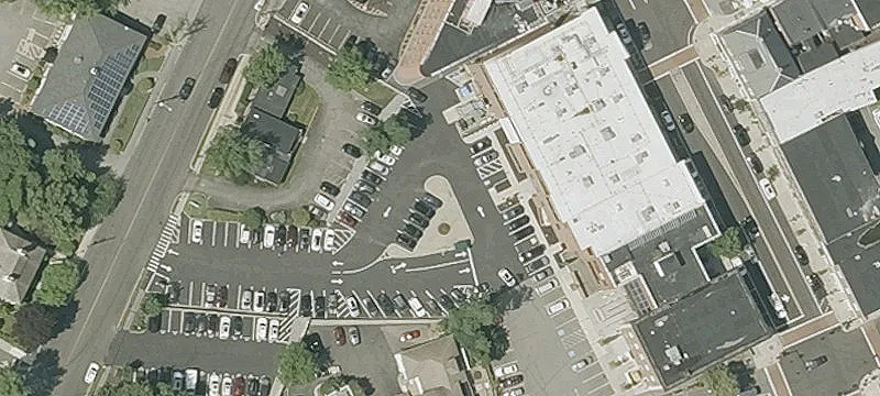 27 Main St