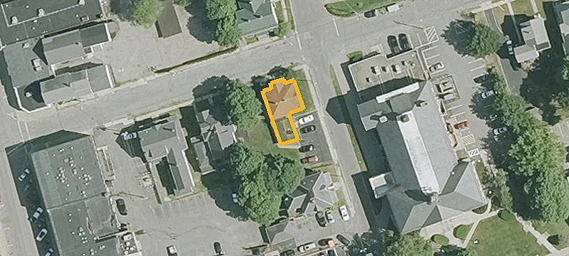 29 Whitman Ave