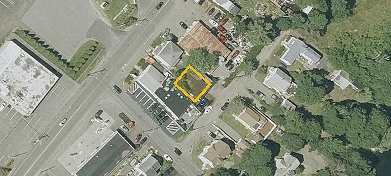 21 Lakeside Ave