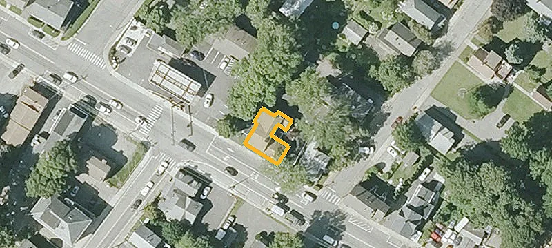 92 Sandwich St