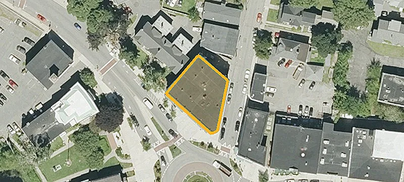 14 Main St