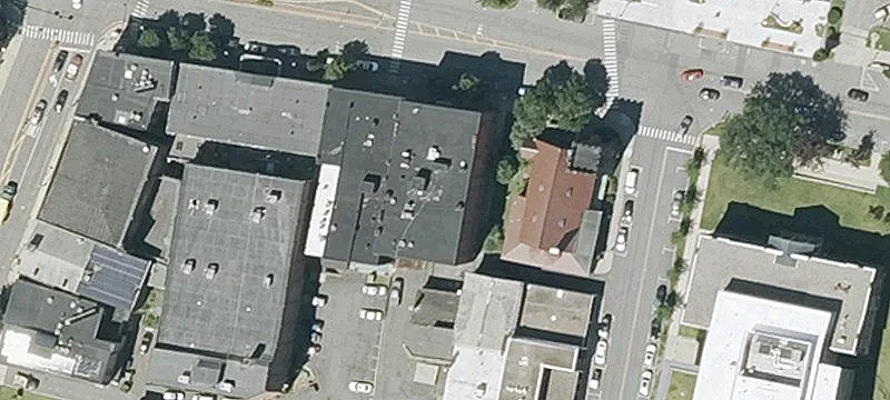 393 Main St Ste 4b