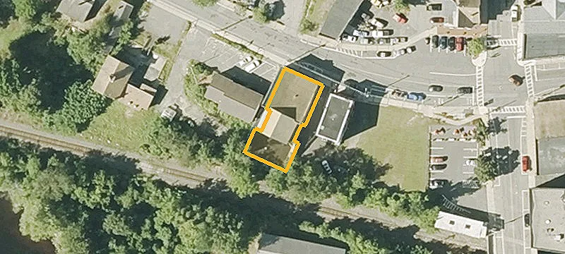 17-19 Main St