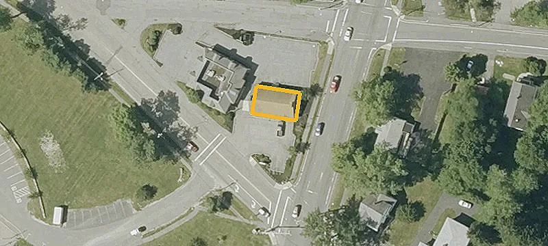 478 Chickering Rd
