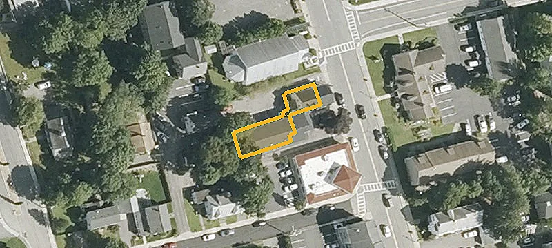 44 Main St