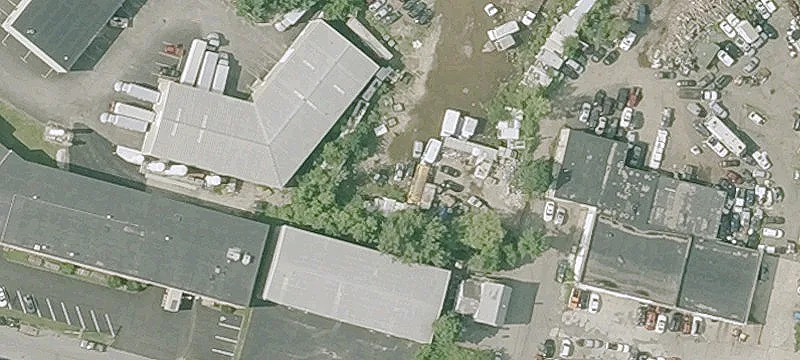 2 Russell St