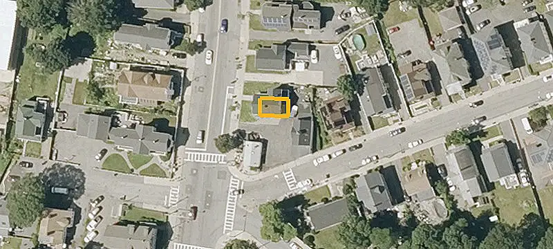 2 Thatcher St