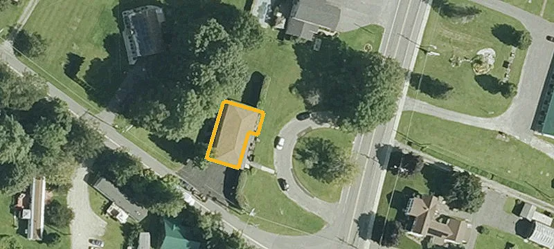 490 Main St