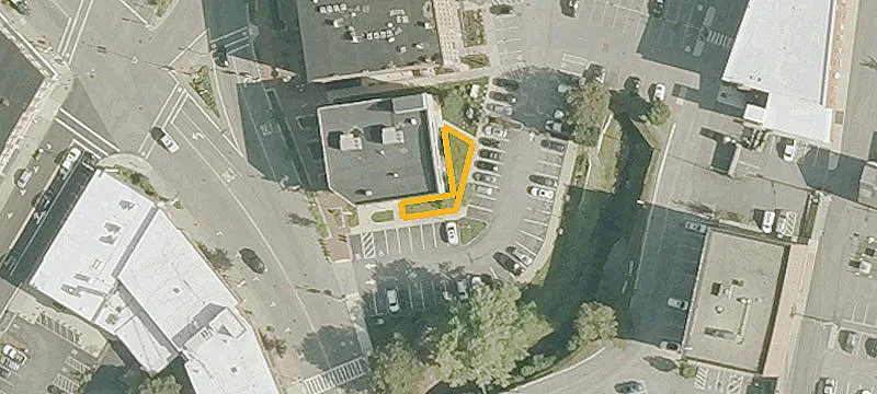 24 Monument Sq