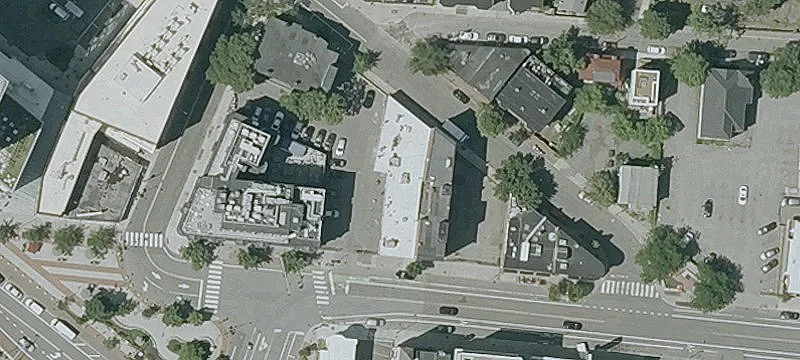 877 Main St