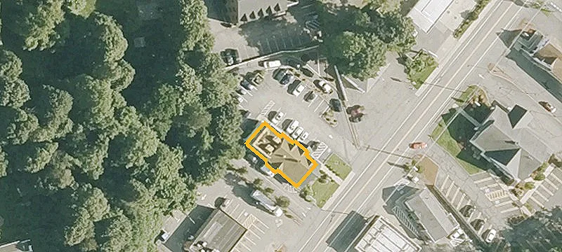 32 Maple Ave