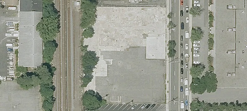 303 Commercial St