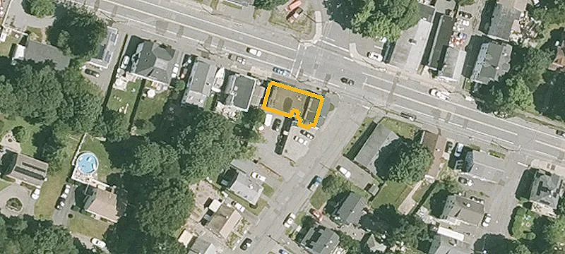122 Bridge St