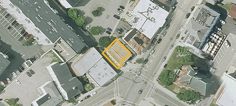 979 Main St