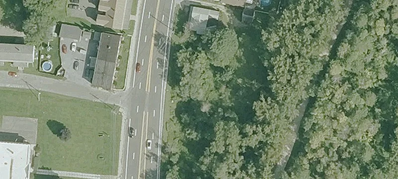 49 Howland Ave