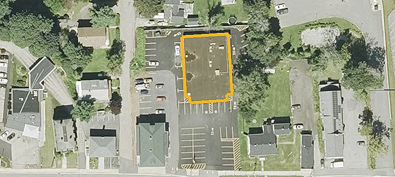 1060 Main St